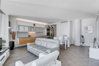 3726 S Las Vegas Blvd in Las Vegas, NV - Building Photo - Building Photo
