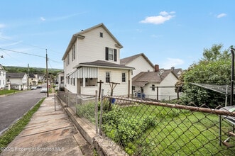 100 Short St in Edwardsville, PA - Foto de edificio - Building Photo