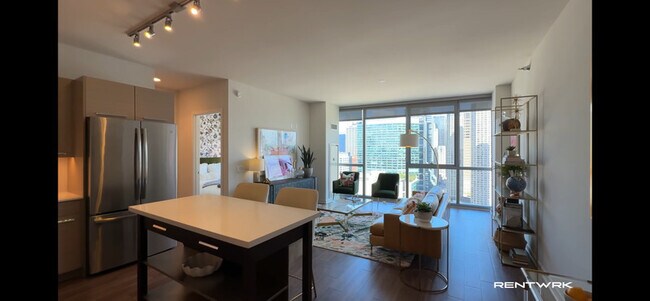 property at 737 W Washington Blvd