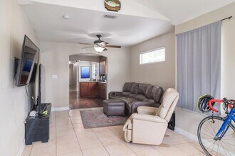 931 E 51st St in Austin, TX - Building Photo - Building Photo