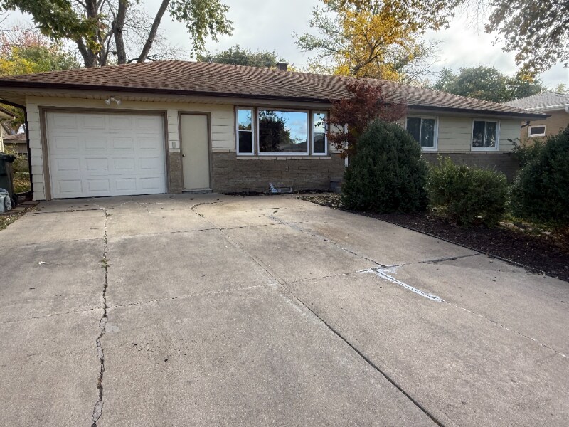 127 Wesgaye St in Gretna, NE - Foto de edificio