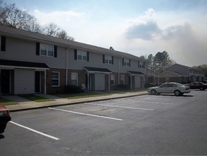 Maple Glen Apartments in Barnwell, SC - Building Photo - Building Photo