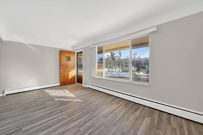 23 W Burdick St, Unit 4