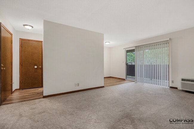 1237 S Dewey St in Eau Claire, WI - Building Photo - Building Photo