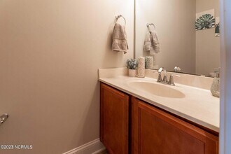 402 Falls Cove in Jacksonville, NC - Building Photo - Building Photo