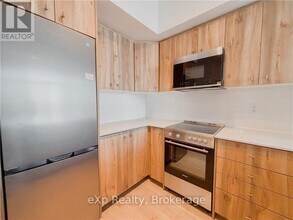 25 Wellington St S in Kitchener, ON - Building Photo - Building Photo