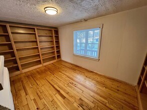 4928 Troostwood Rd in Kansas City, MO - Building Photo - Building Photo