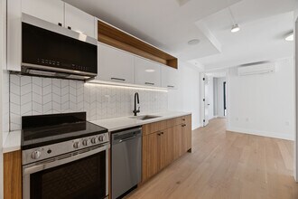 56-62 W 125th St in New York, NY - Foto de edificio - Building Photo