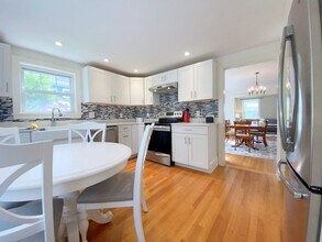 13 S Kilby St in Gloucester, MA - Building Photo - Building Photo