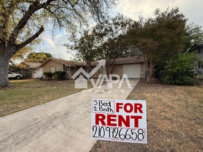 4322 Eagle Nest Dr in San Antonio, TX - Building Photo - Building Photo