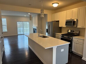 642 Oak Dr in Harleysville, PA - Building Photo - Building Photo