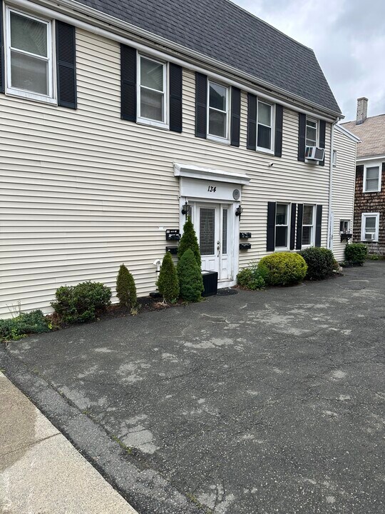 134 Boston St, Unit 1F in Salem, MA - Building Photo