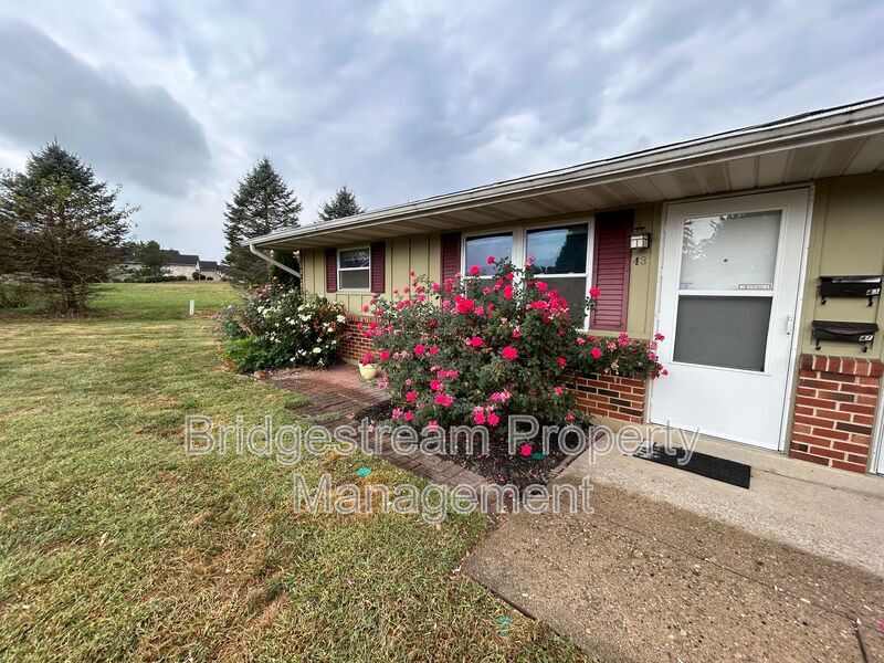 43 Candlewood Ct in Germantown, OH - Building Photo