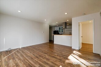 7 Commodore Dr, Unit 453 in Emeryville, CA - Building Photo - Building Photo