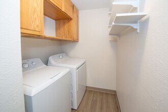 3550 W Dimond Blvd in Anchorage, AK - Building Photo - Building Photo