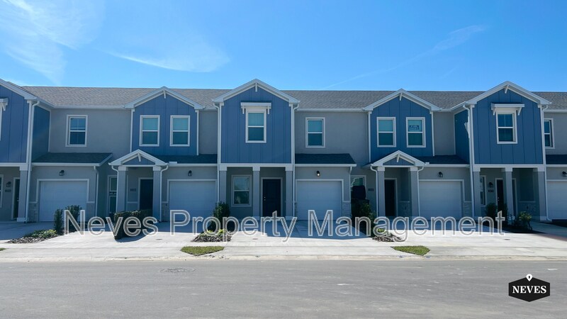 2562 Skyline Lp in Kissimmee, FL - Building Photo