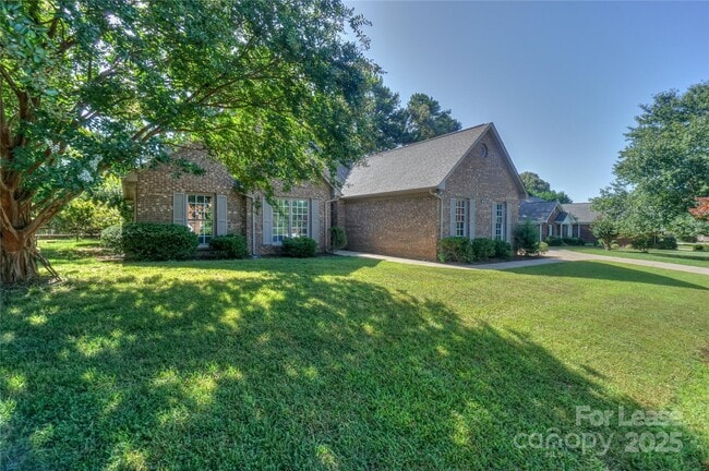 840 Emerson Dr in Mooresville, NC - Foto de edificio - Building Photo