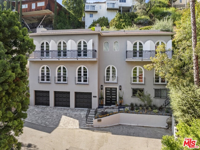 2422 Cazaux Pl in Los Angeles, CA - Building Photo - Building Photo