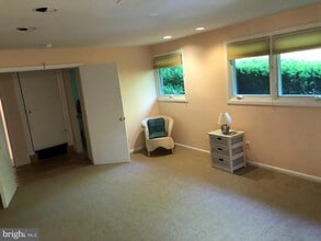 9700 Kenmore Dr in Kensington, MD - Building Photo - Building Photo