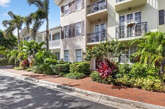 1054 E Heritage Club Cir in Delray Beach, FL - Building Photo - Building Photo