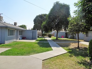 2400-2426 K St in Merced, CA - Building Photo - Building Photo