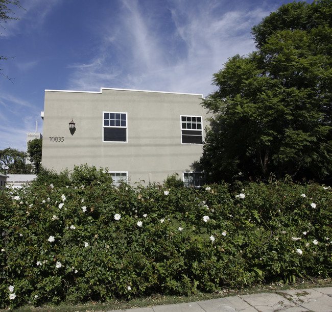 10835 Moorpark St in North Hollywood, CA - Building Photo - Building Photo