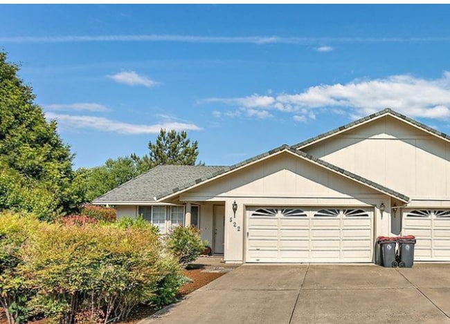 property at 522-524 Briarwood Dr