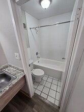 7900 S Orange Blossom Trl, Unit 2075 in Orlando, FL - Foto de edificio - Building Photo