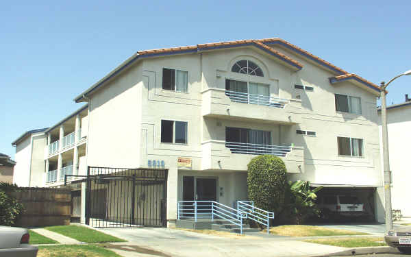 Manchester Project (por) in Los Angeles, CA - Foto de edificio