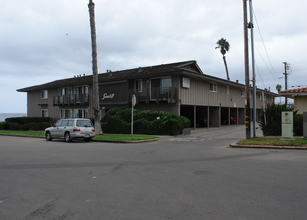 610 Chalcedony St in San Diego, CA - Building Photo