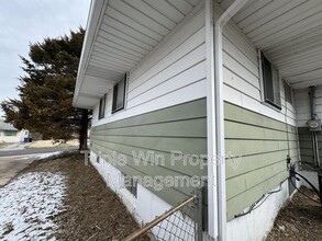 220 Dundee Cir in St. Louis, MO - Building Photo - Building Photo