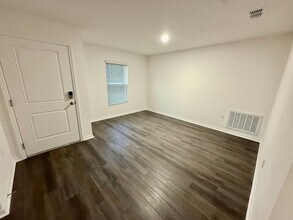 313 Marquee Dr in Poinciana, FL - Building Photo - Building Photo