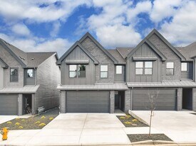 6829 NE 132nd Way in Vancouver, WA - Building Photo