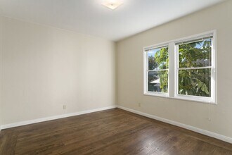 2432 Webb Ave in Alameda, CA - Building Photo - Building Photo