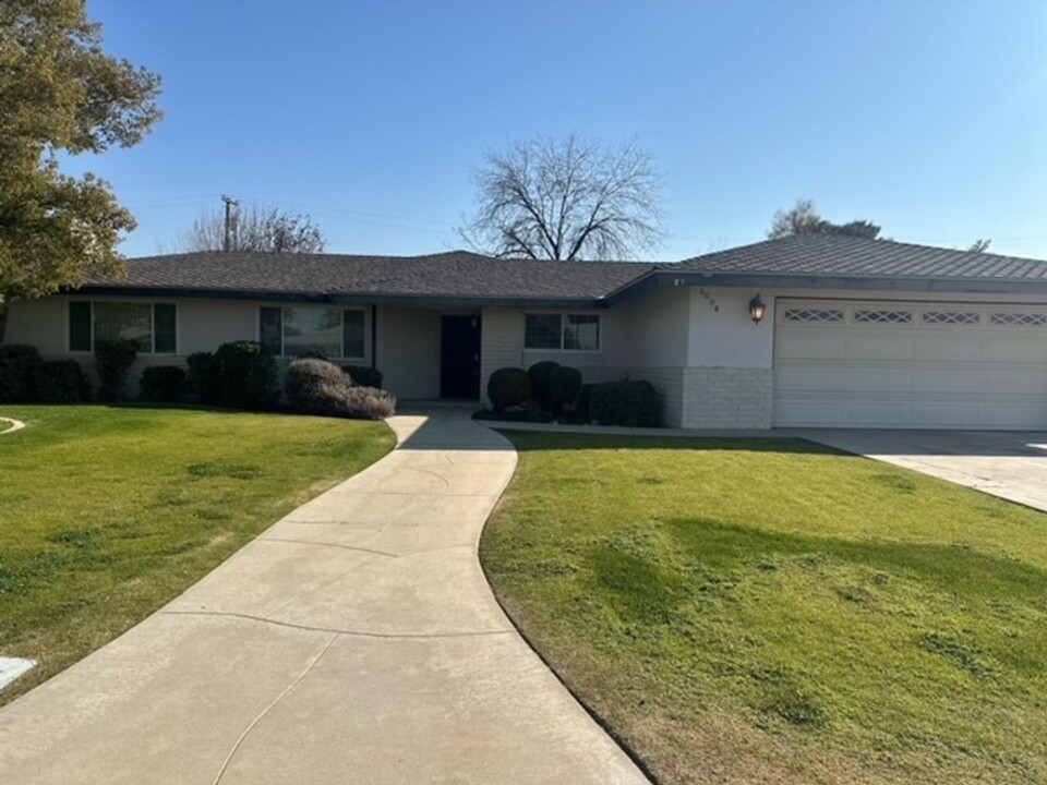 6008 Eugene Pl in Bakersfield, CA - Building Photo