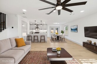 500 Arbor Ln in Austin, TX - Foto de edificio - Building Photo