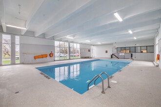 Windfields in Ottawa, ON - Building Photo - Interior Photo