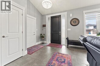 1390 Barkley Ave in Windsor, ON - Building Photo - Building Photo