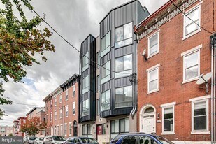 1617 Brown St in Philadelphia, PA - Building Photo