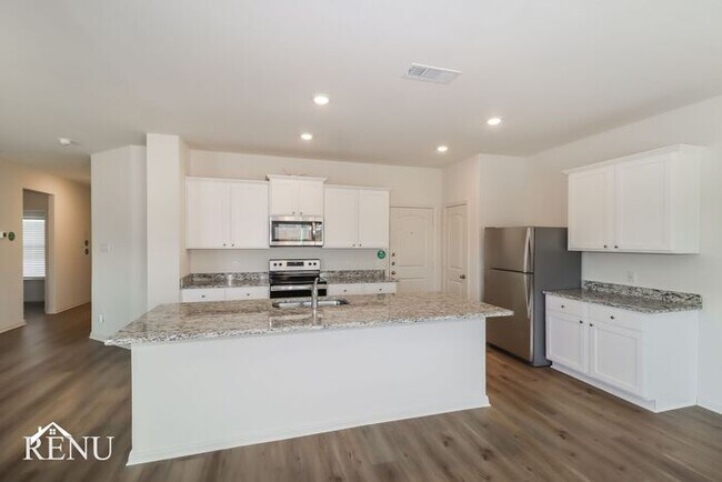 117 Somerdale Pass in Jarrell, TX - Building Photo - Building Photo
