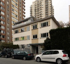 1141 Harwood St in Vancouver, BC - Building Photo - Building Photo