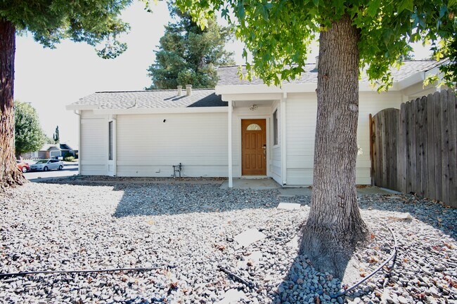 4400 Sunrise Ct in Davis, CA - Building Photo - Building Photo