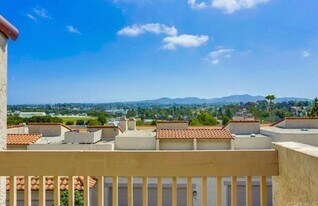 671 Ascot Dr in Vista, CA - Building Photo