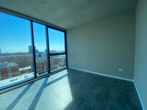 932 W Madison St in Chicago, IL - Building Photo - Building Photo