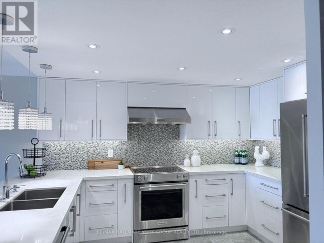 property at 100 Observatory Ln