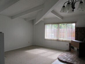 1804 Hassler Ln in Burlington, WA - Building Photo - Building Photo