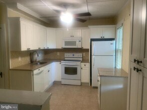 915 Stone Rd in Clementon, NJ - Building Photo - Building Photo