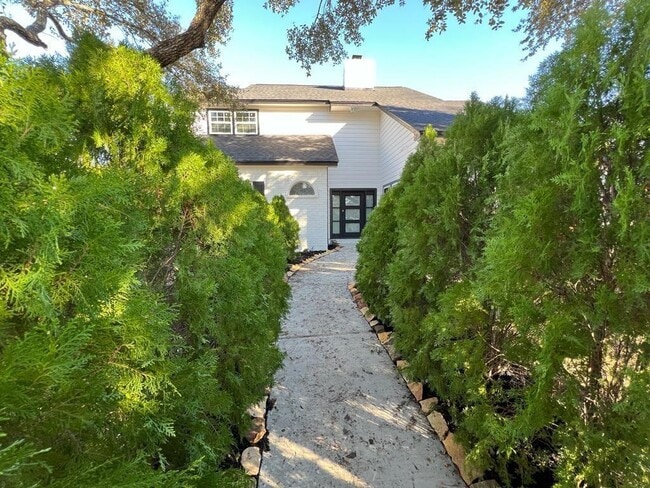 property at 3203 Country Club Blvd