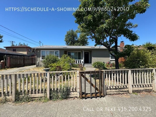 1023 Corby Ave in Santa Rosa, CA - Building Photo - Building Photo