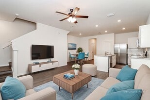 11855 Mountain Retreat Ln in Riverview, FL - Building Photo